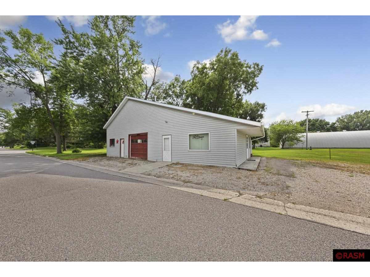 20 S Renville Street Winthrop MN 55396 7038118 image4