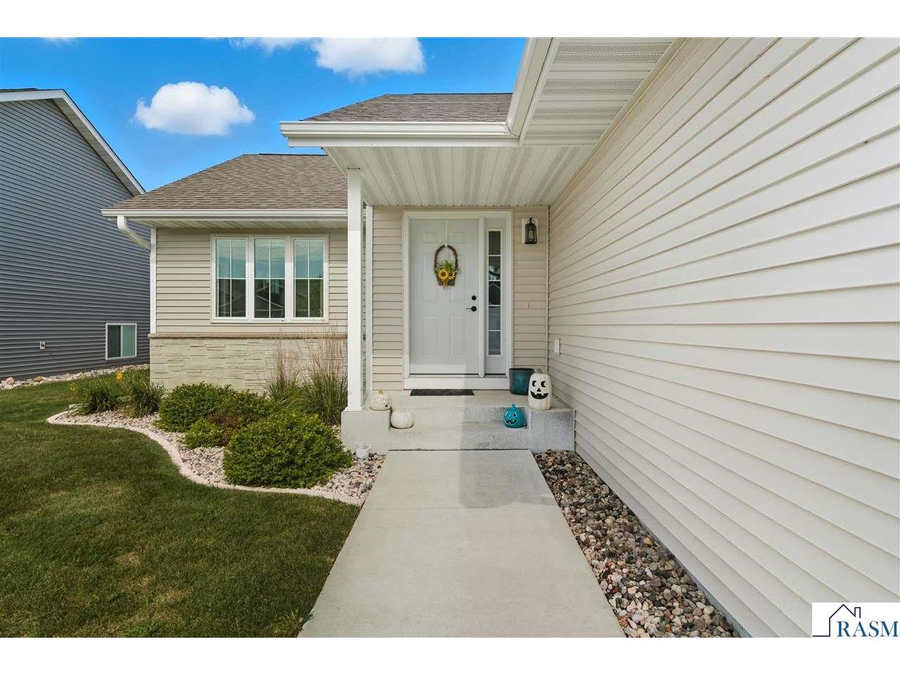 2004 Bluestem Drive Mankato MN 56001 7038741 image2