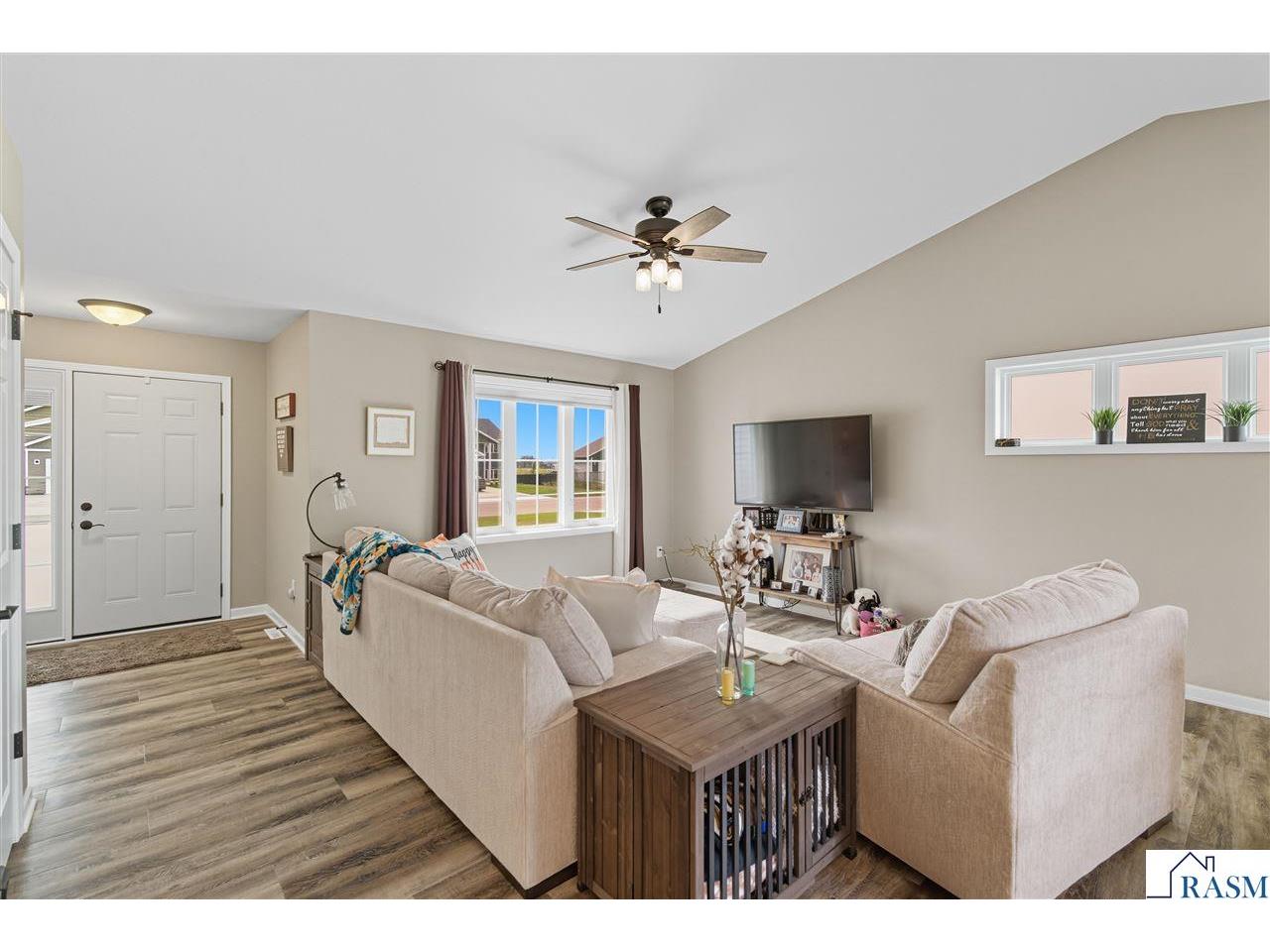 2004 Bluestem Drive Mankato MN 56001 7038741 image4