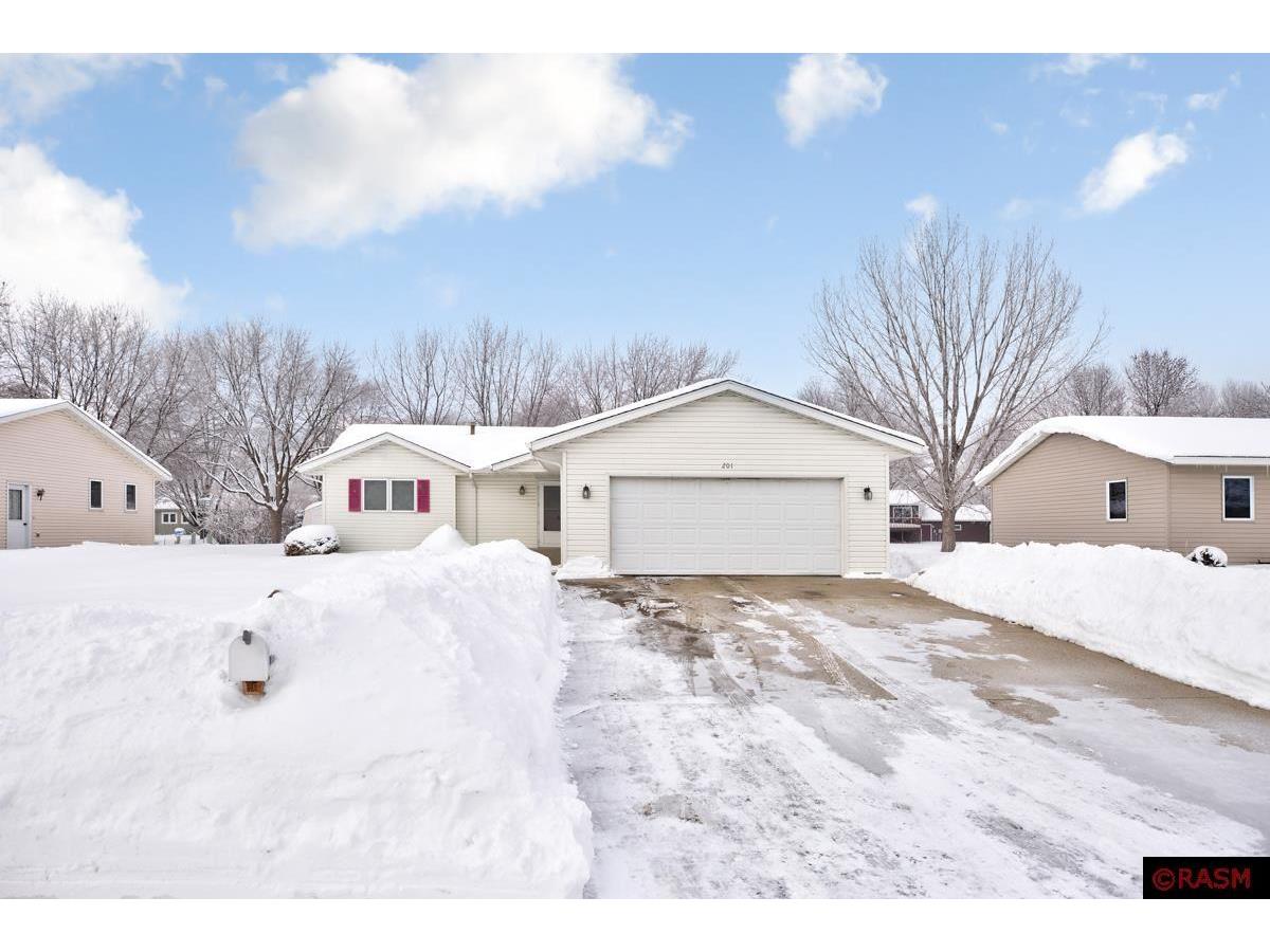 201 Andrew Drive, Glencoe, MN, 55336 MLS 7031511 Edina Realty