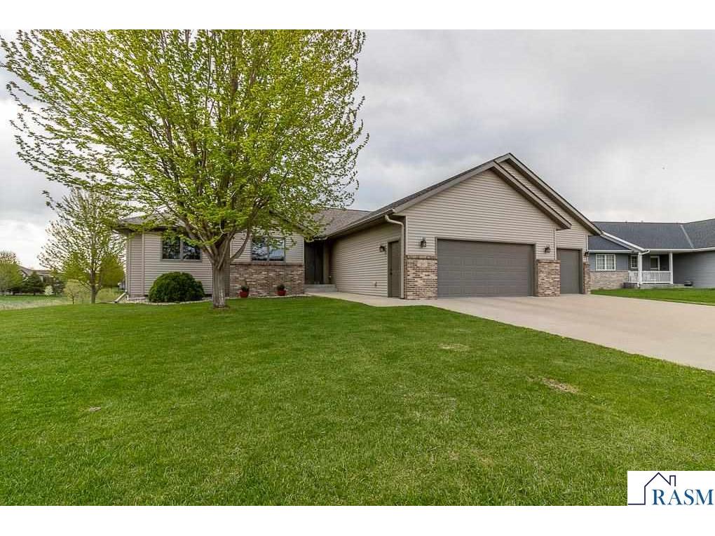 201 Pebble Creek Drive Mankato MN 56001 7040100 image1