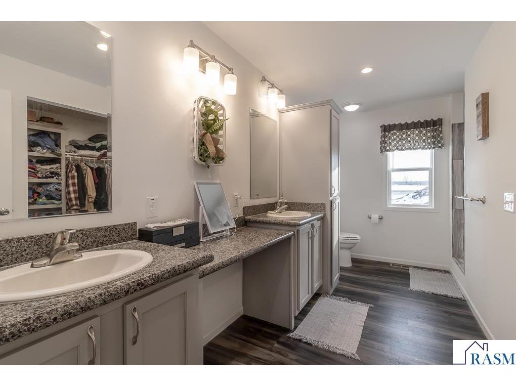 2015 Essler Drive Saint Peter MN 56082 7039215 image23