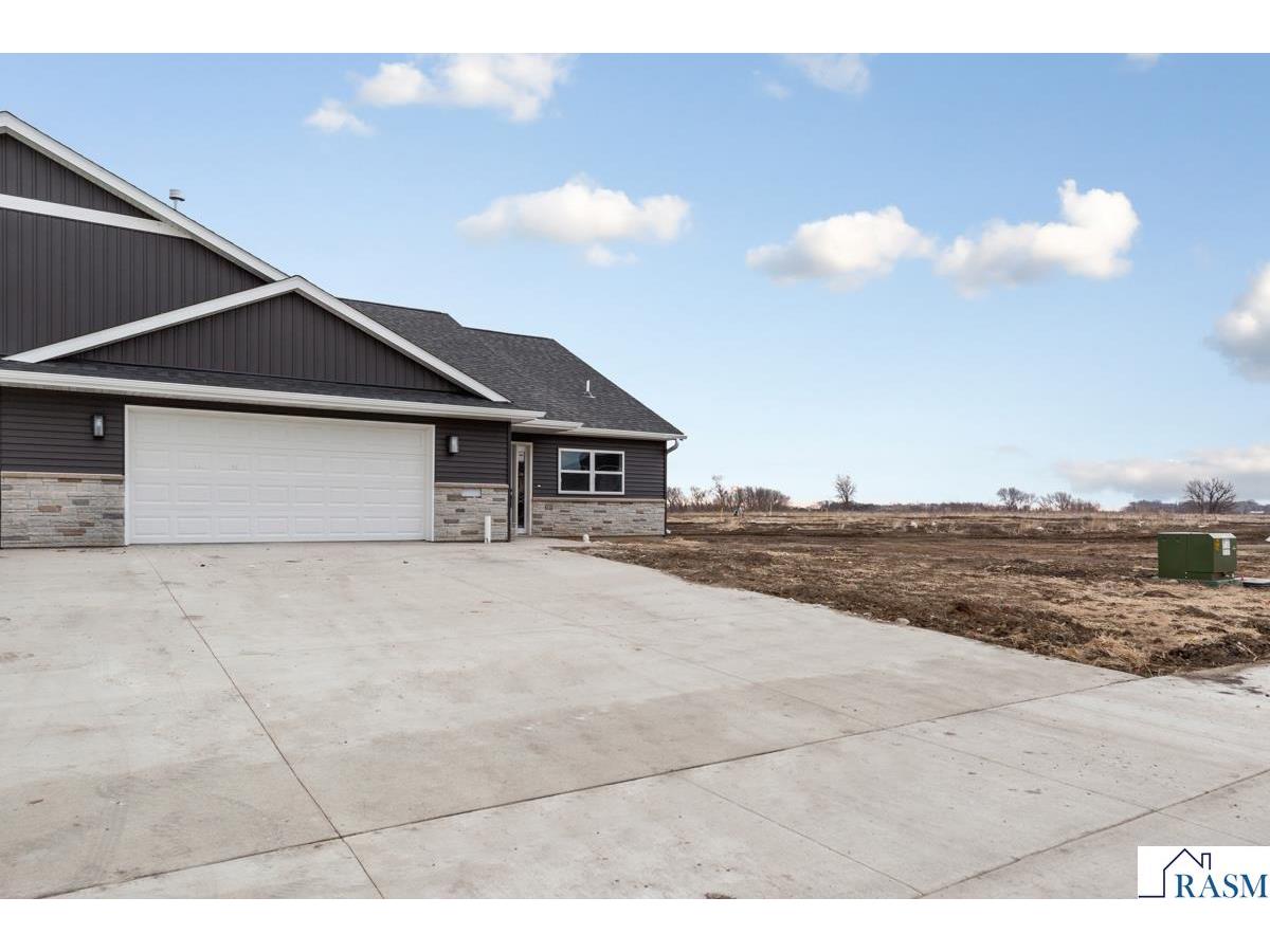202 E Connie Lane Eagle Lake MN 56024 7039799 image3