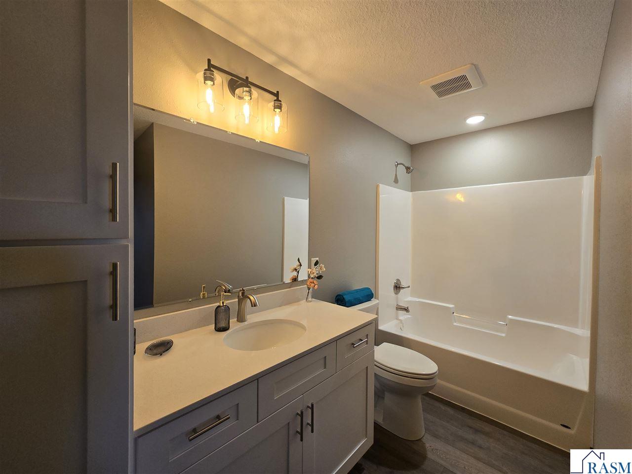 2024 Essler Drive Saint Peter MN 56082 7039118 image18