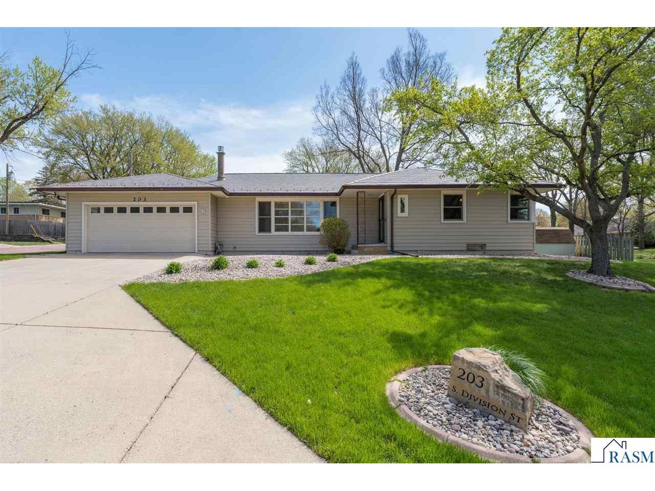 203 S Division Street Mankato MN 56001 7040142 image1