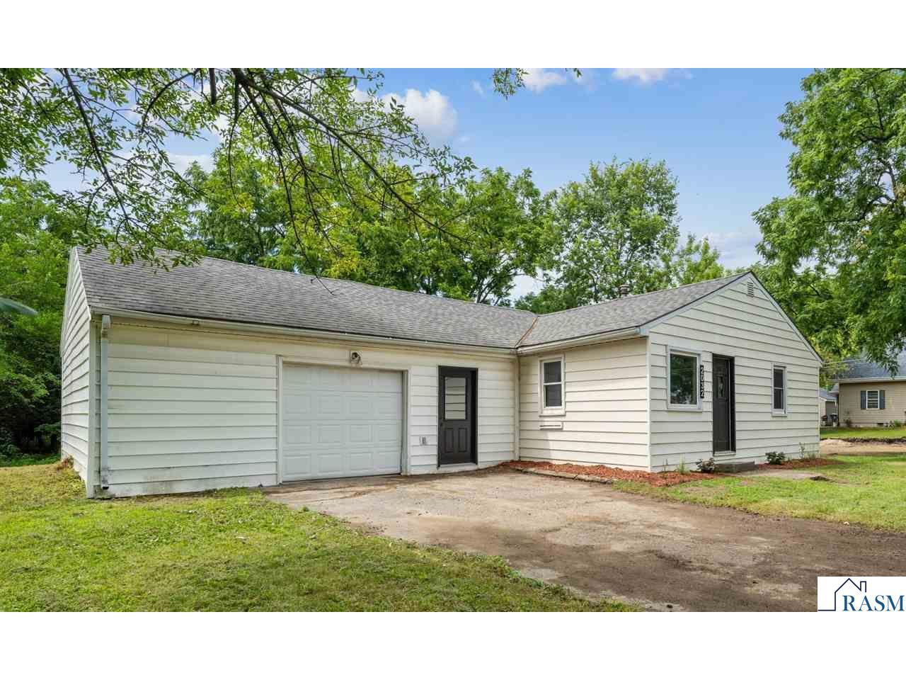 2032 7th Avenue Mankato MN 56001 7038280 image1