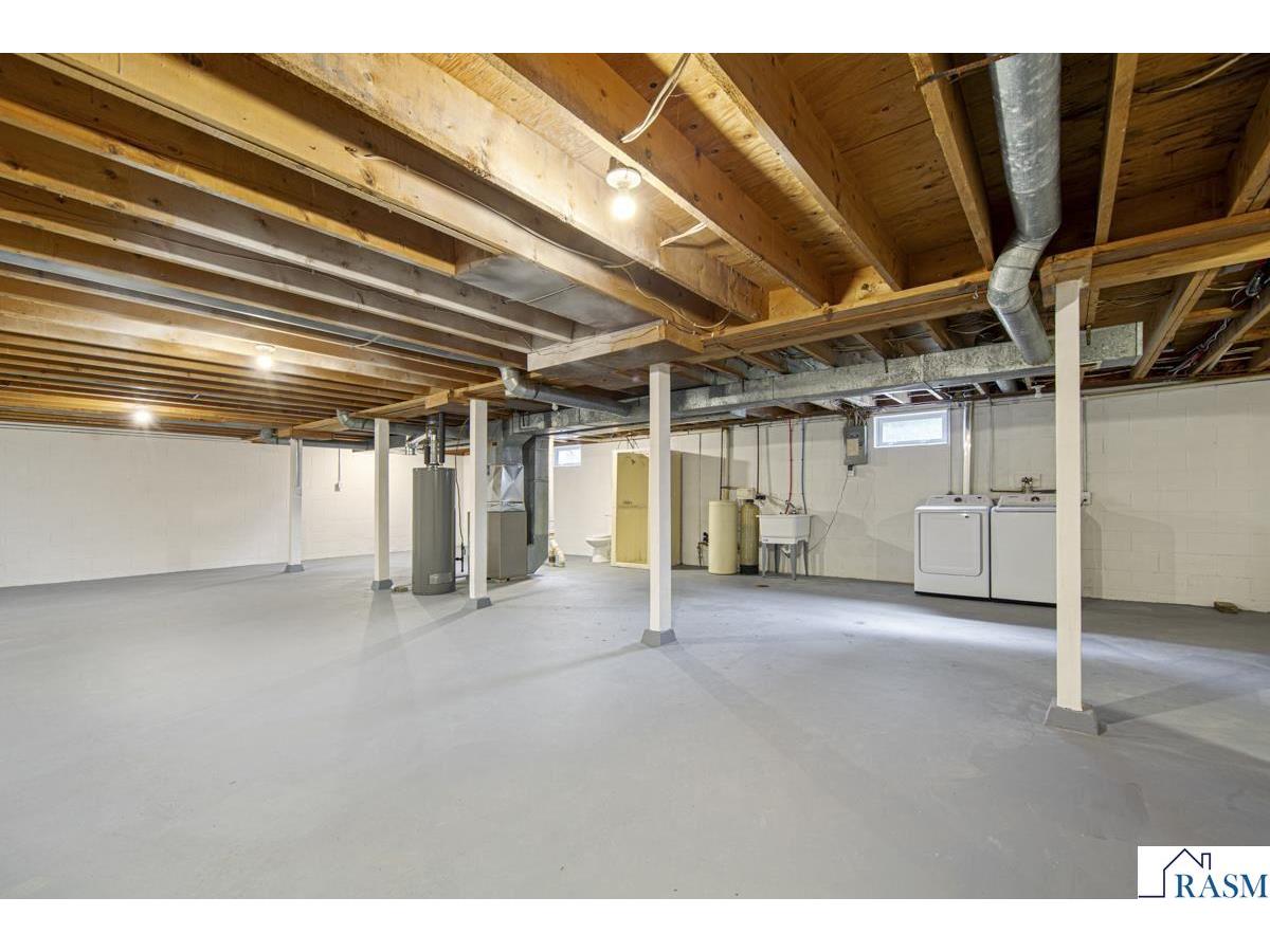 205 N Park Avenue Vernon Center MN 56090 7038548 image21