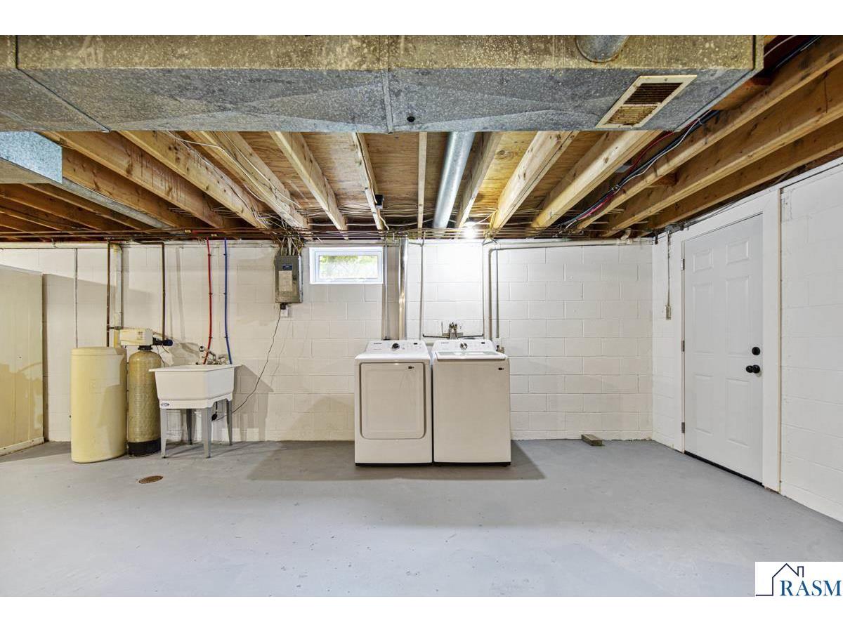 205 N Park Avenue Vernon Center MN 56090 7038548 image23