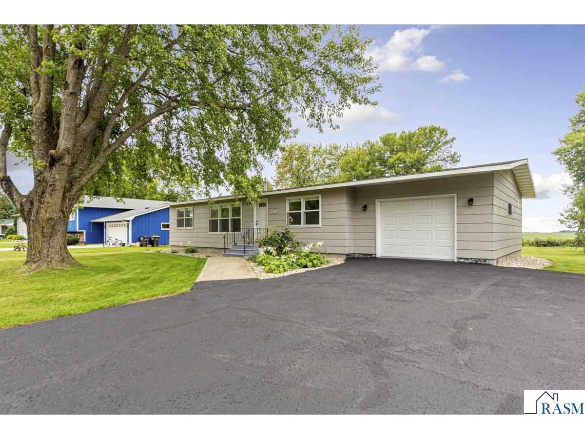 205 N Park Avenue Vernon Center MN 56090 7038548 image27