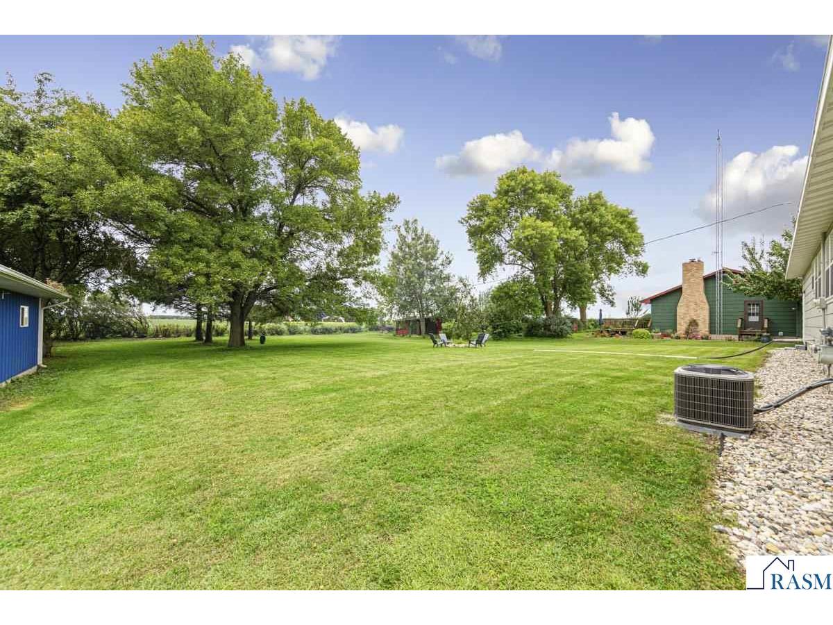 205 N Park Avenue Vernon Center MN 56090 7038548 image31