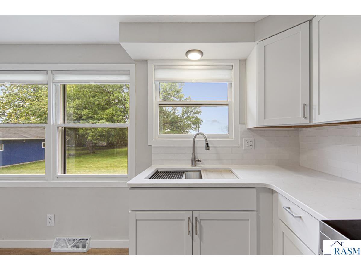 205 N Park Avenue Vernon Center MN 56090 7038548 image7