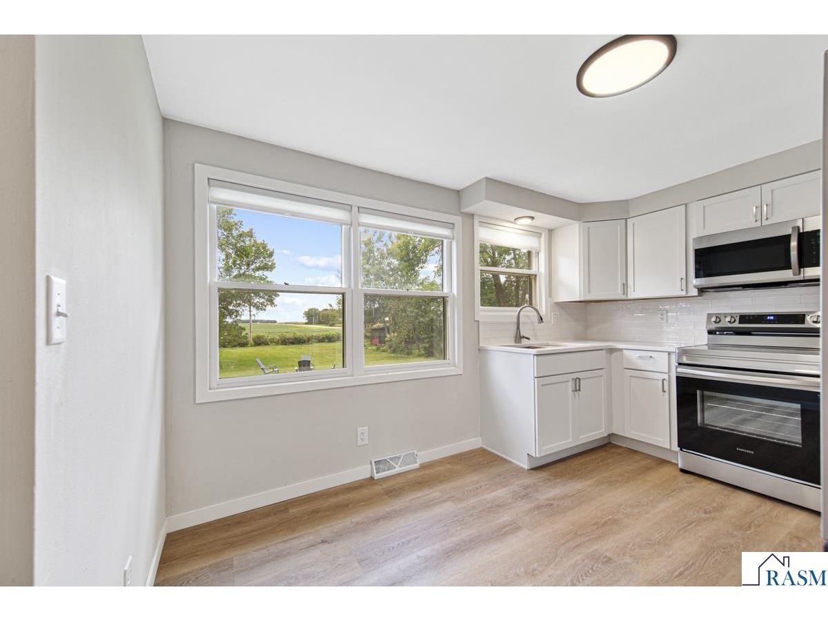 205 N Park Avenue Vernon Center MN 56090 7038548 image8