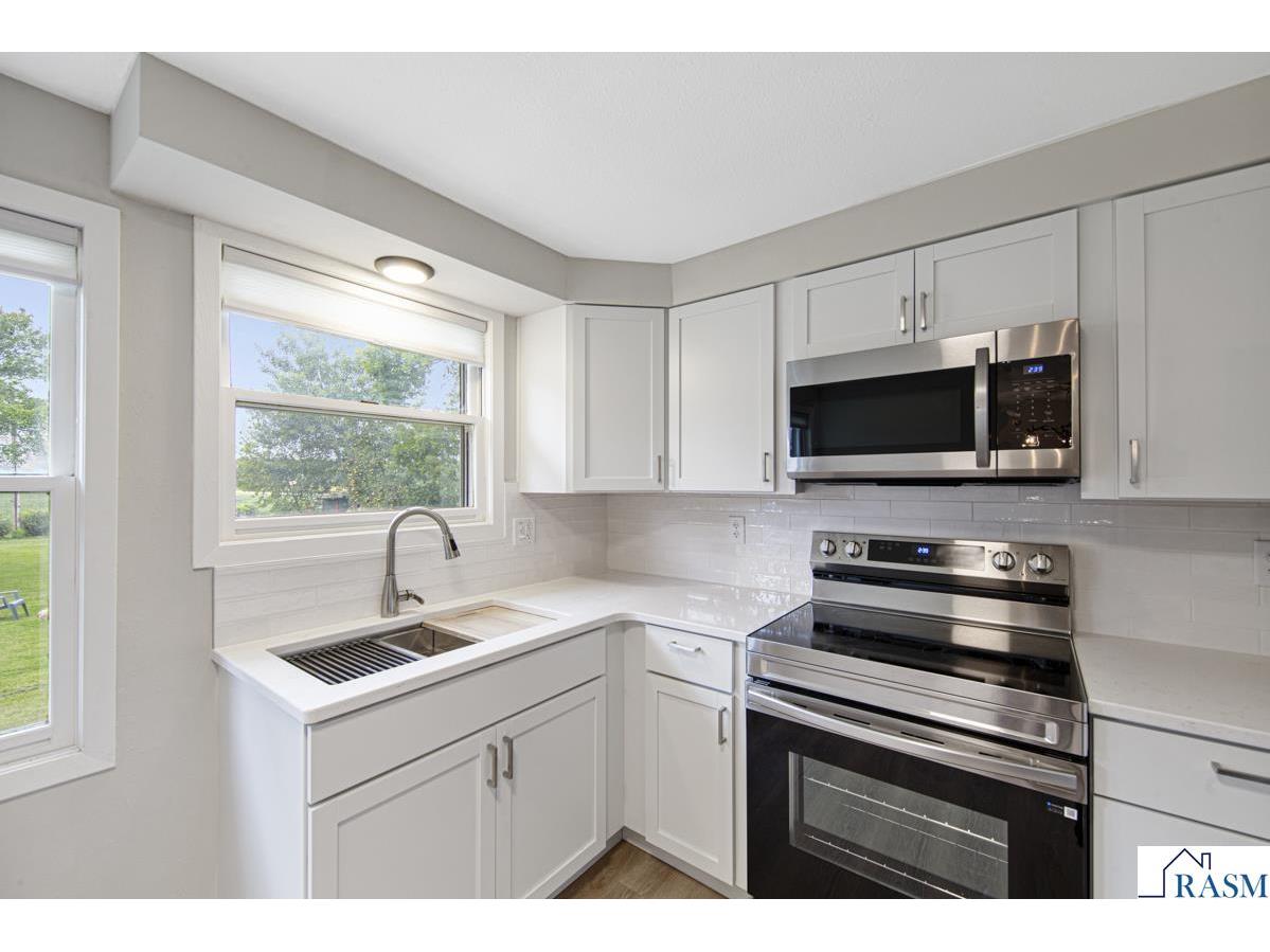 205 N Park Avenue Vernon Center MN 56090 7038548 image9