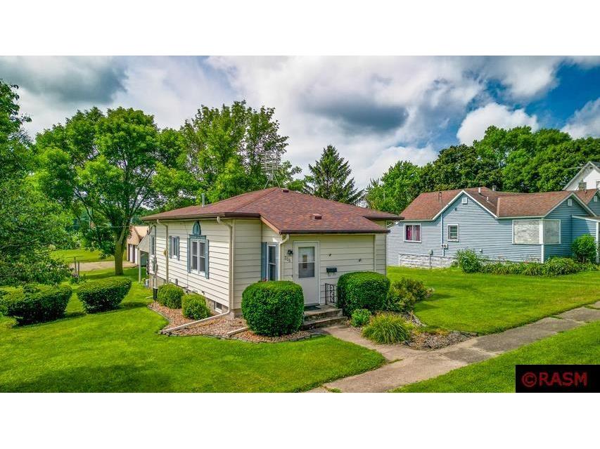 206 E Mondale Street Elmore MN 56027 7038158 image1