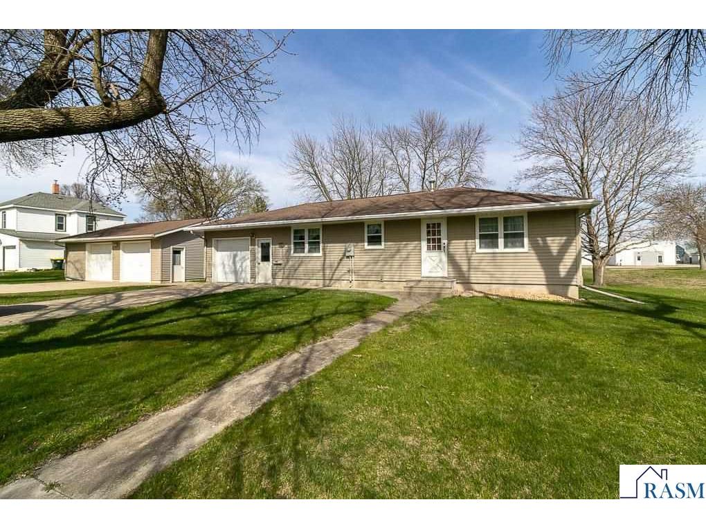 206 NE Drew Avenue Madelia MN 56062 7040032 image1