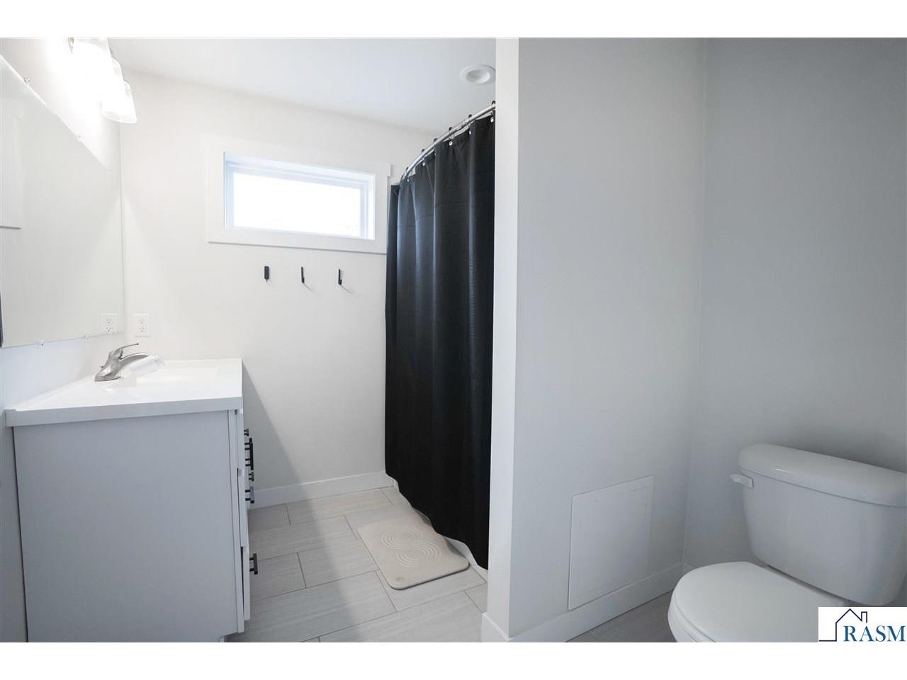 2084 E Reaney Avenue Saint Paul MN 55119 7039589 image18
