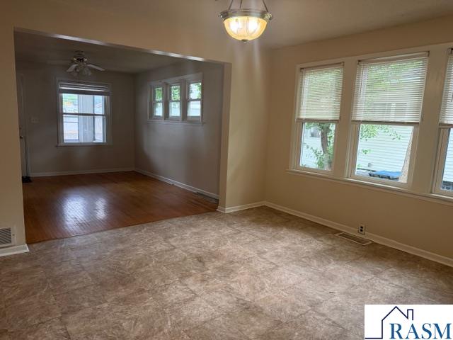 210 Thompson Street Mankato MN 56001 267040960 image10