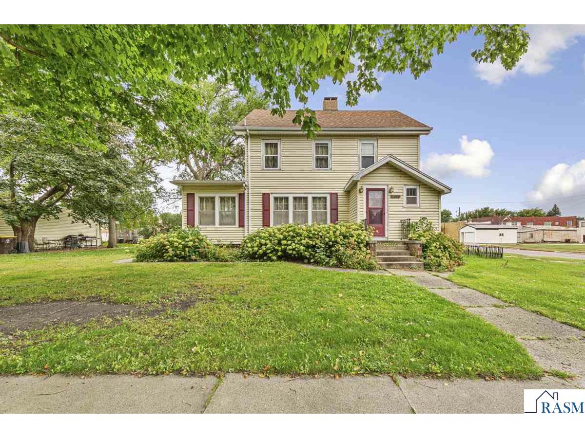 211 N Park Street Minnesota Lake MN 56068 7038655 image1