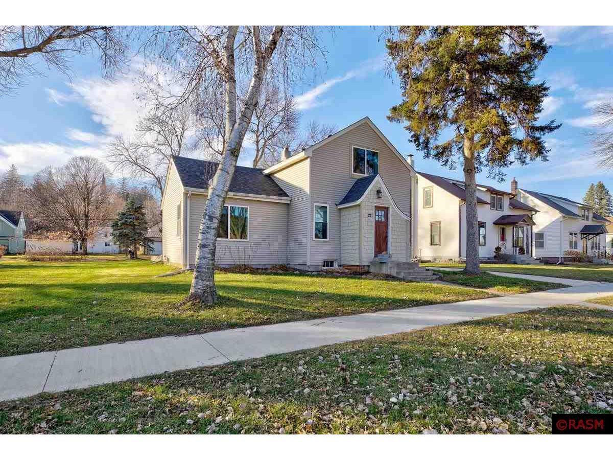 211 S 4th Street Henderson MN 56044 7033884 image1