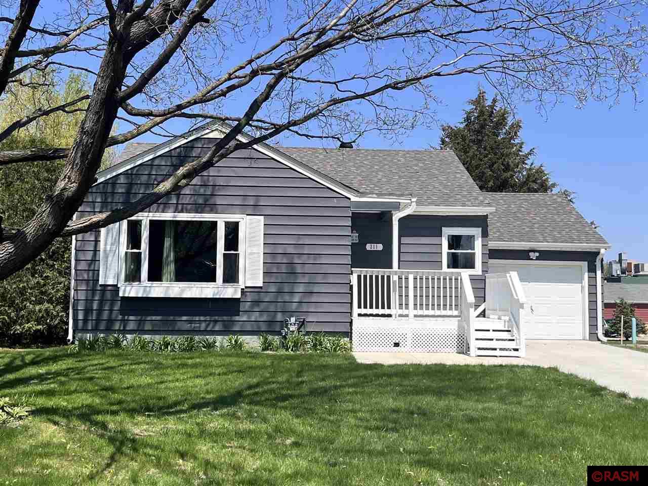 211 W Ramsey Saint Peter MN 56082 7037377 image1