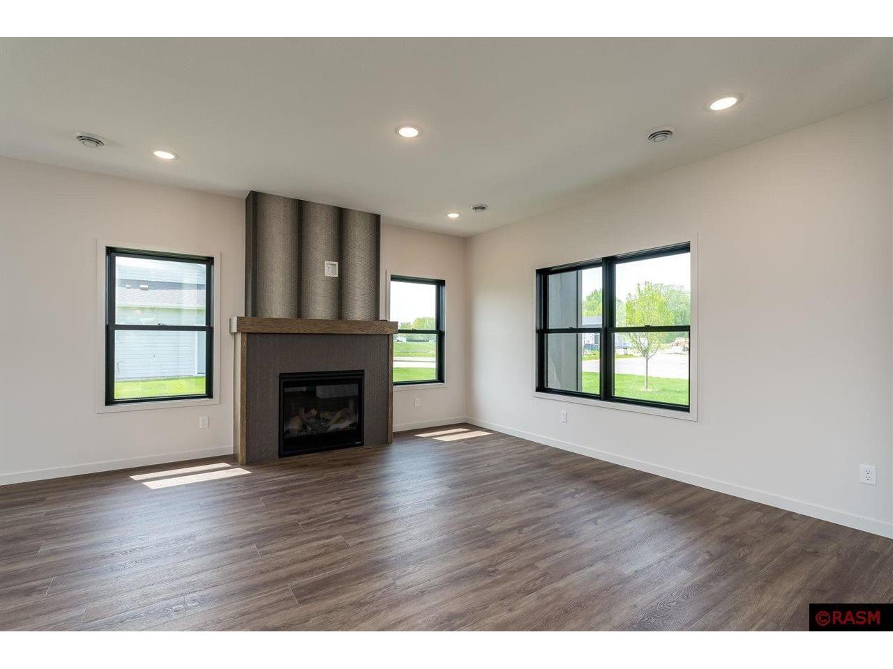 2112 Deerwood Drive North Mankato MN 56003 7034943 image4