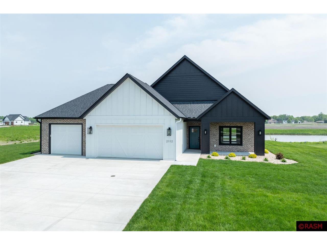 2112 Deerwood Drive North Mankato MN 56003 7036026 image1