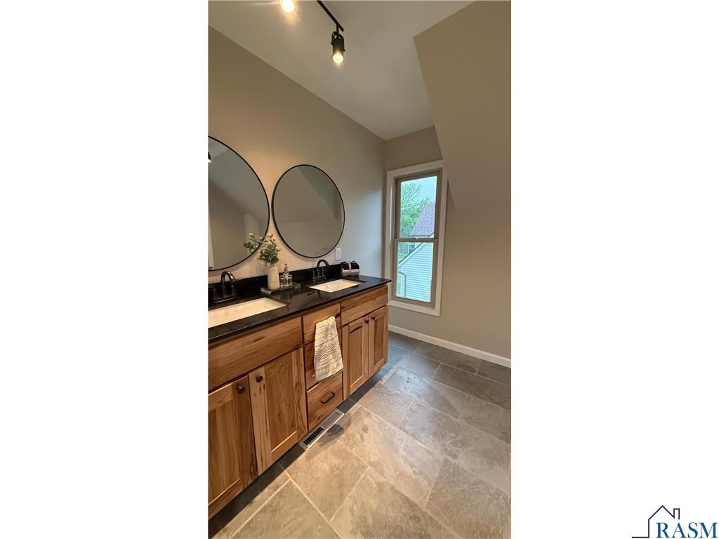 212 N Murphy Street Lake Crystal MN 56055 267040534 image19