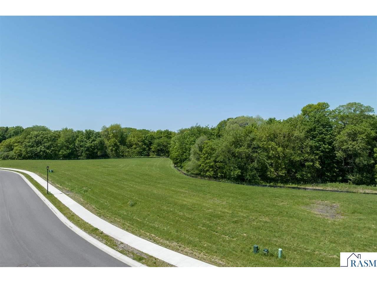 2125 Deerwood Drive North Mankato MN 56003 267040784 image3