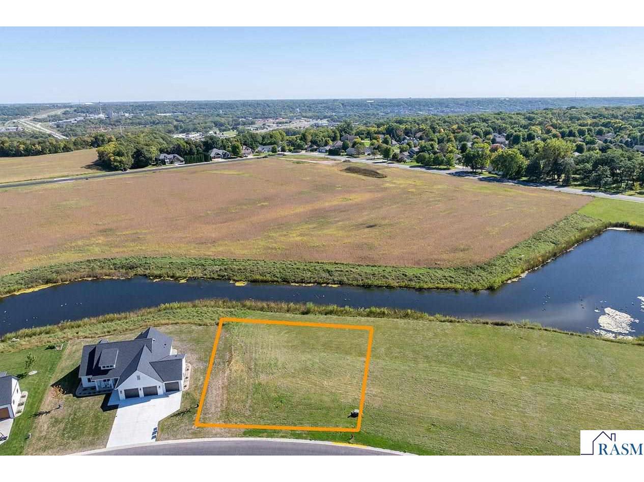 2128 Deerwood Drive North Mankato MN 56003 267040800 image1