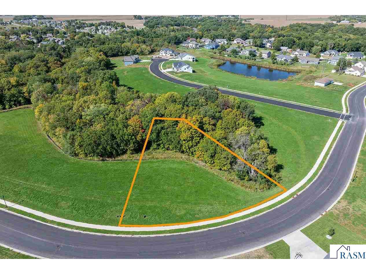 2129 Deerwood Drive North Mankato MN 56003 267040785 image1
