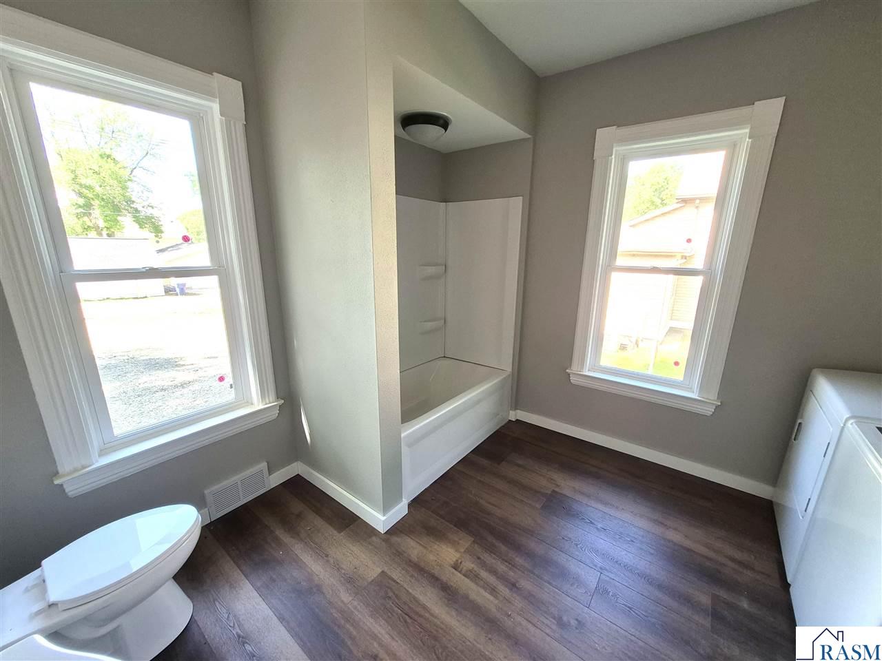 213 SW Summit Street Sleepy Eye MN 56085 267040461 image3