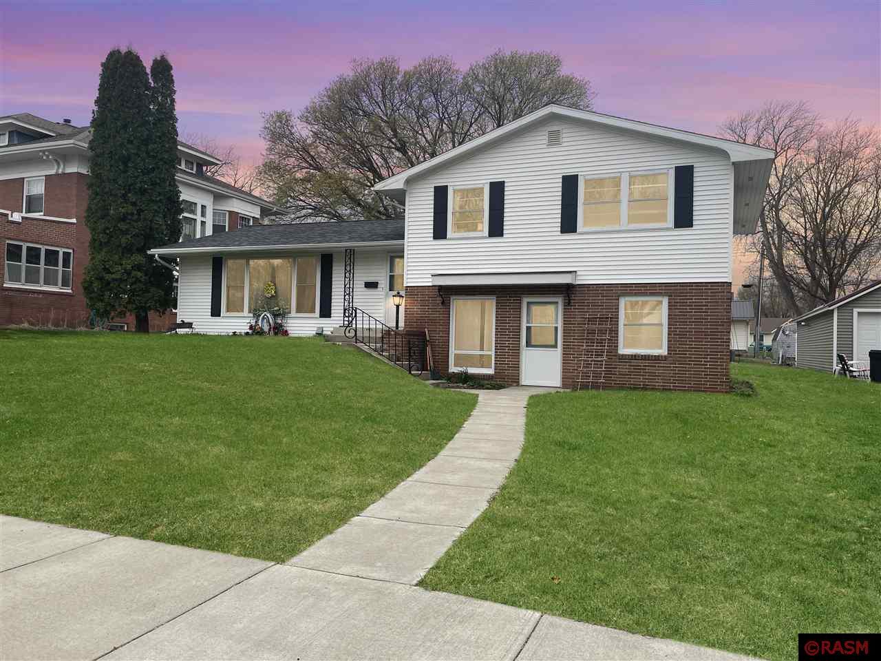 214 Burns Avenue Springfield MN 56087 7037302 image1