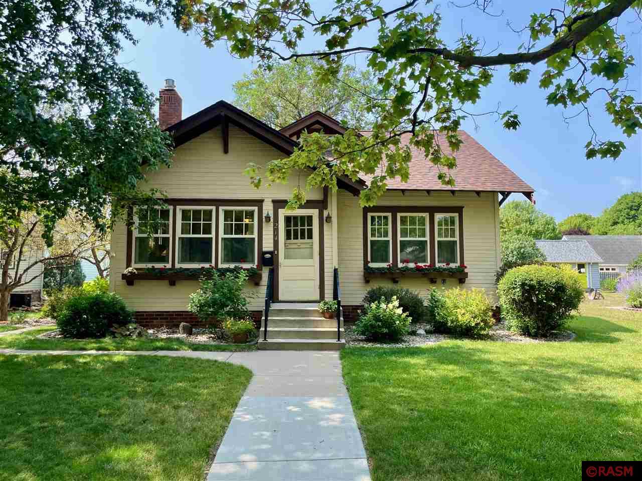 214 W Elm Street Saint Peter MN 56082 7033765 image1