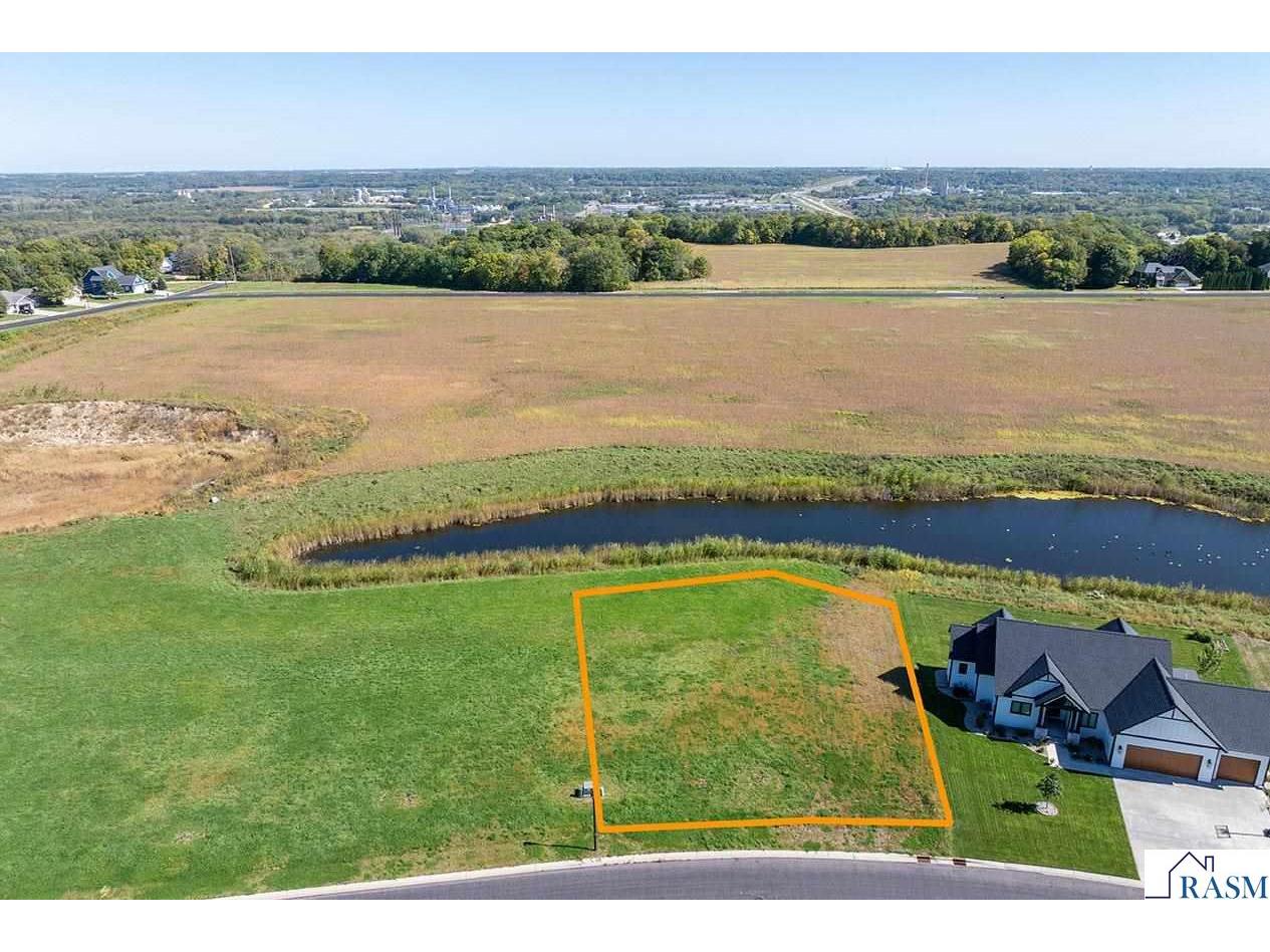2140 Deerwood Drive North Mankato MN 56003 267040799 image1