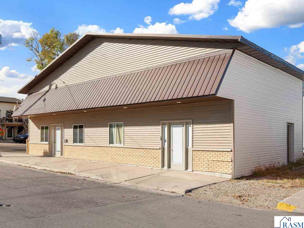 215 E Paquin St Waterville MN 56096 7038797 image1