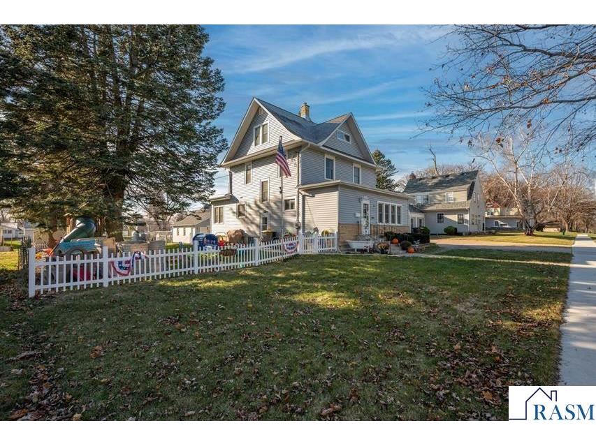 216 E 1st Street Blue Earth MN 56013 7040320 image1