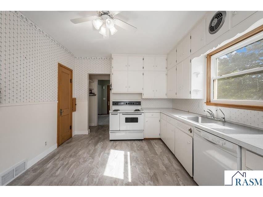 216 E 1st Street Blue Earth MN 56013 7040320 image11