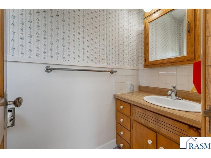 216 E 1st Street Blue Earth MN 56013 7040320 image15