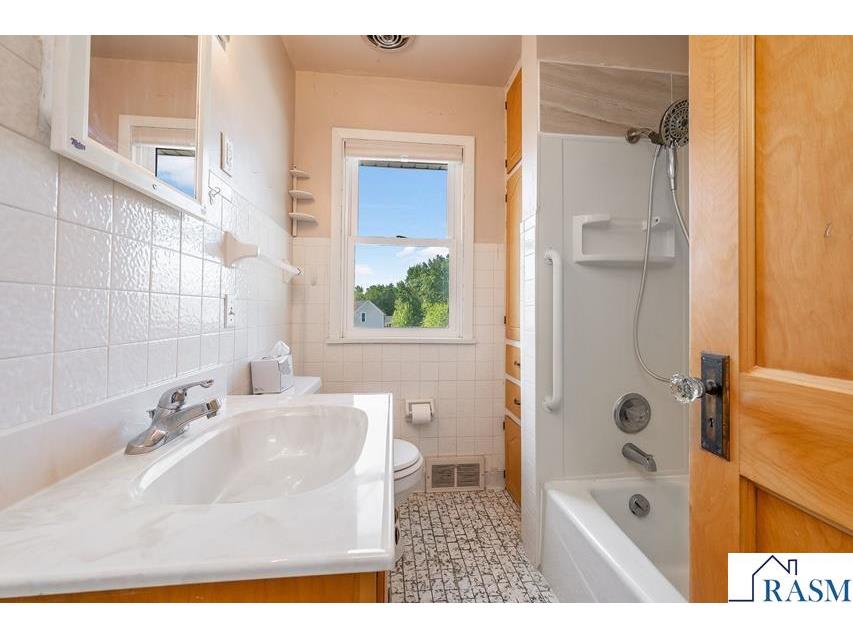 216 E 1st Street Blue Earth MN 56013 7040320 image27