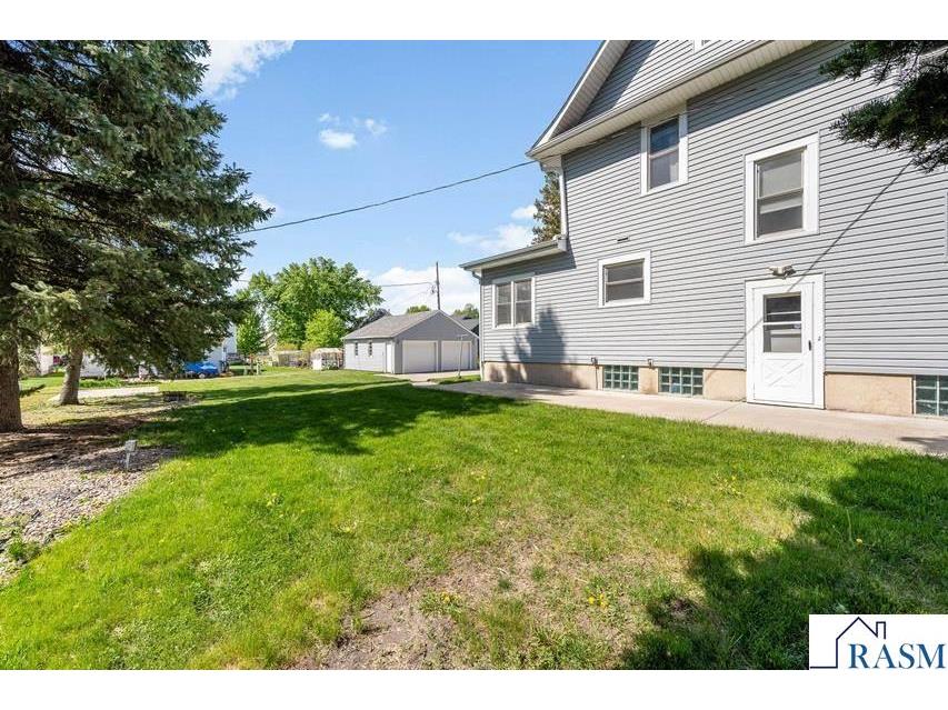 216 E 1st Street Blue Earth MN 56013 7040320 image42