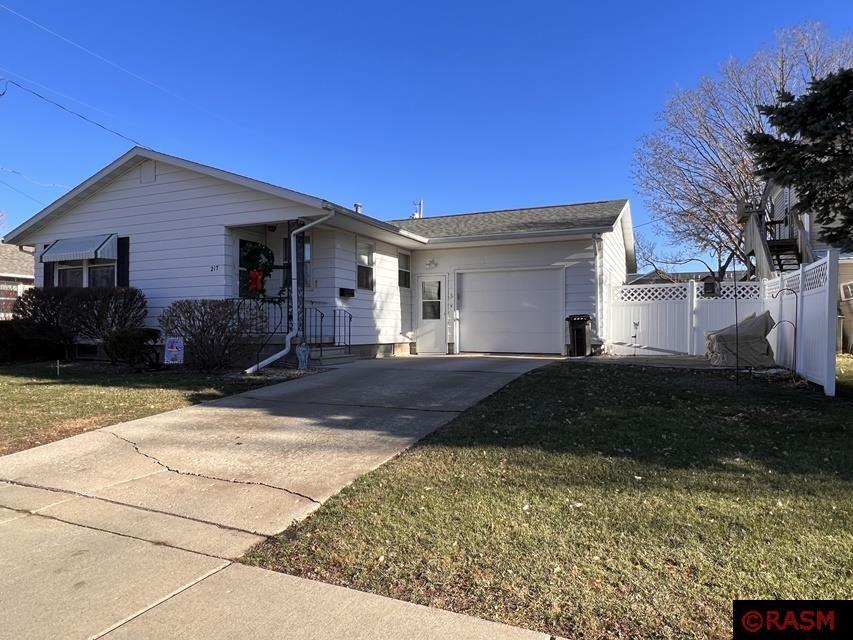 217 S Gorman Street Blue Earth MN 56013 7033883 image1