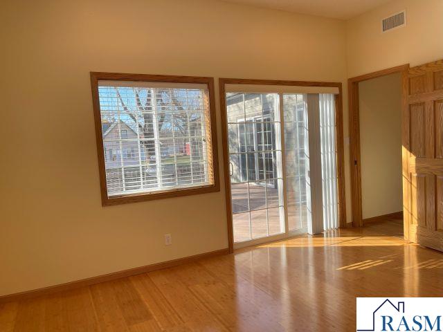 217 S Houk Good Thunder MN 56037 7039029 image16