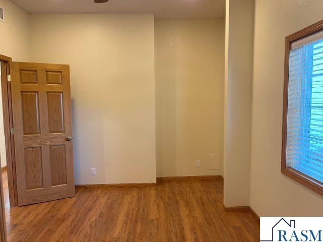 217 S Houk Good Thunder MN 56037 7039029 image23