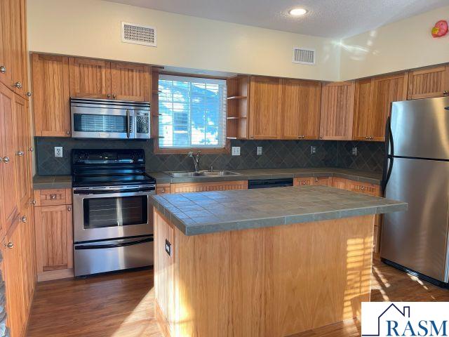 217 S Houk Good Thunder MN 56037 7039029 image8