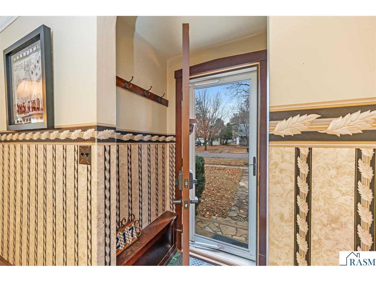 217 W 3rd Street Blue Earth MN 56013 7039085 image2