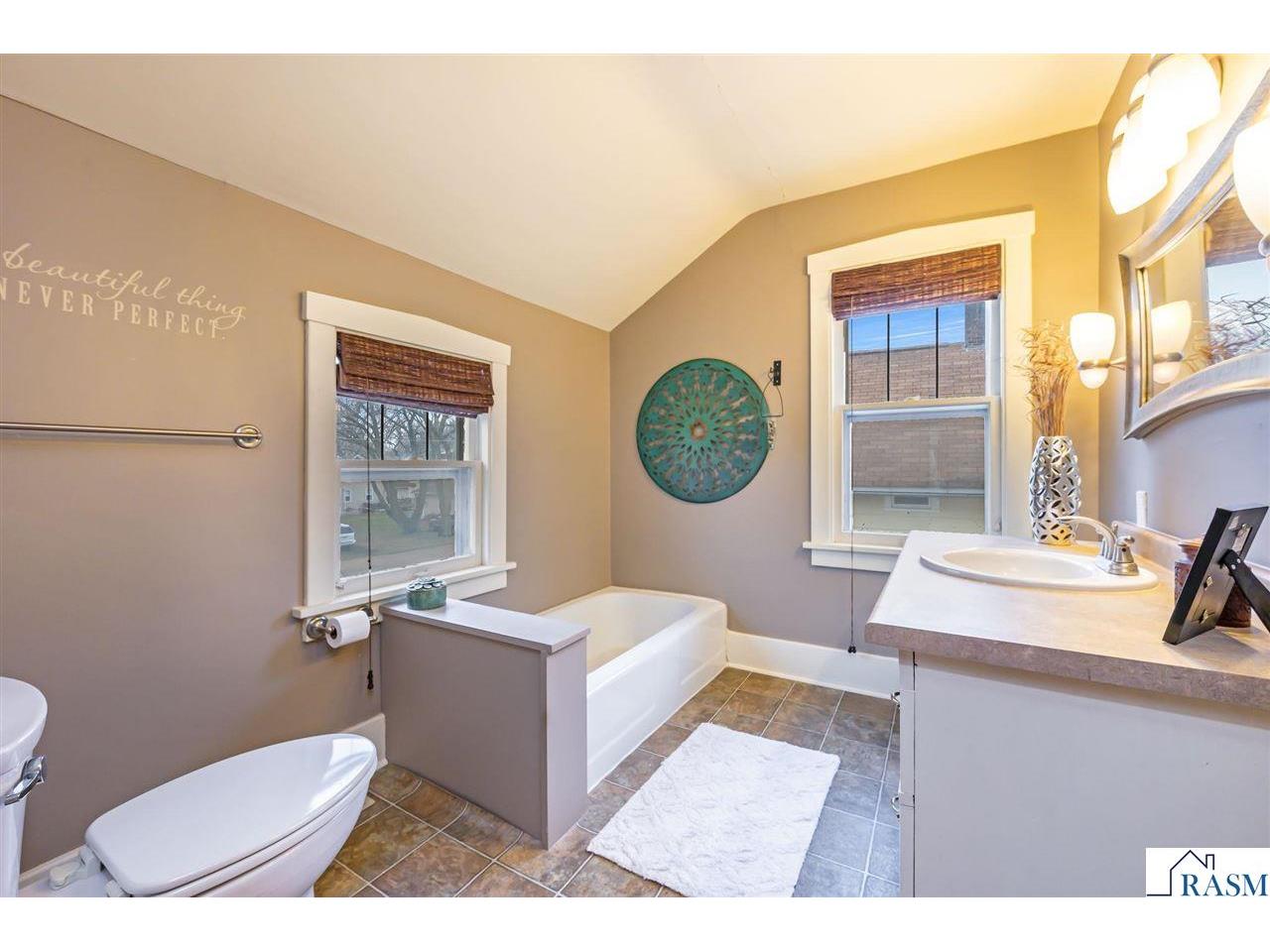 217 W 3rd Street Blue Earth MN 56013 7039085 image22