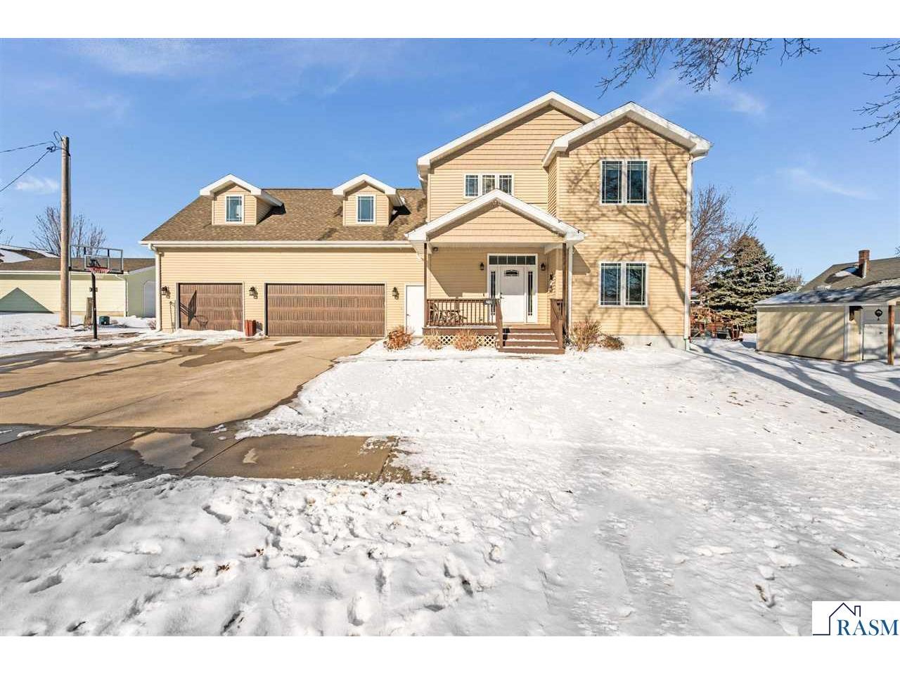 219 E 9th Street Blue Earth MN 56013 7039399 image1