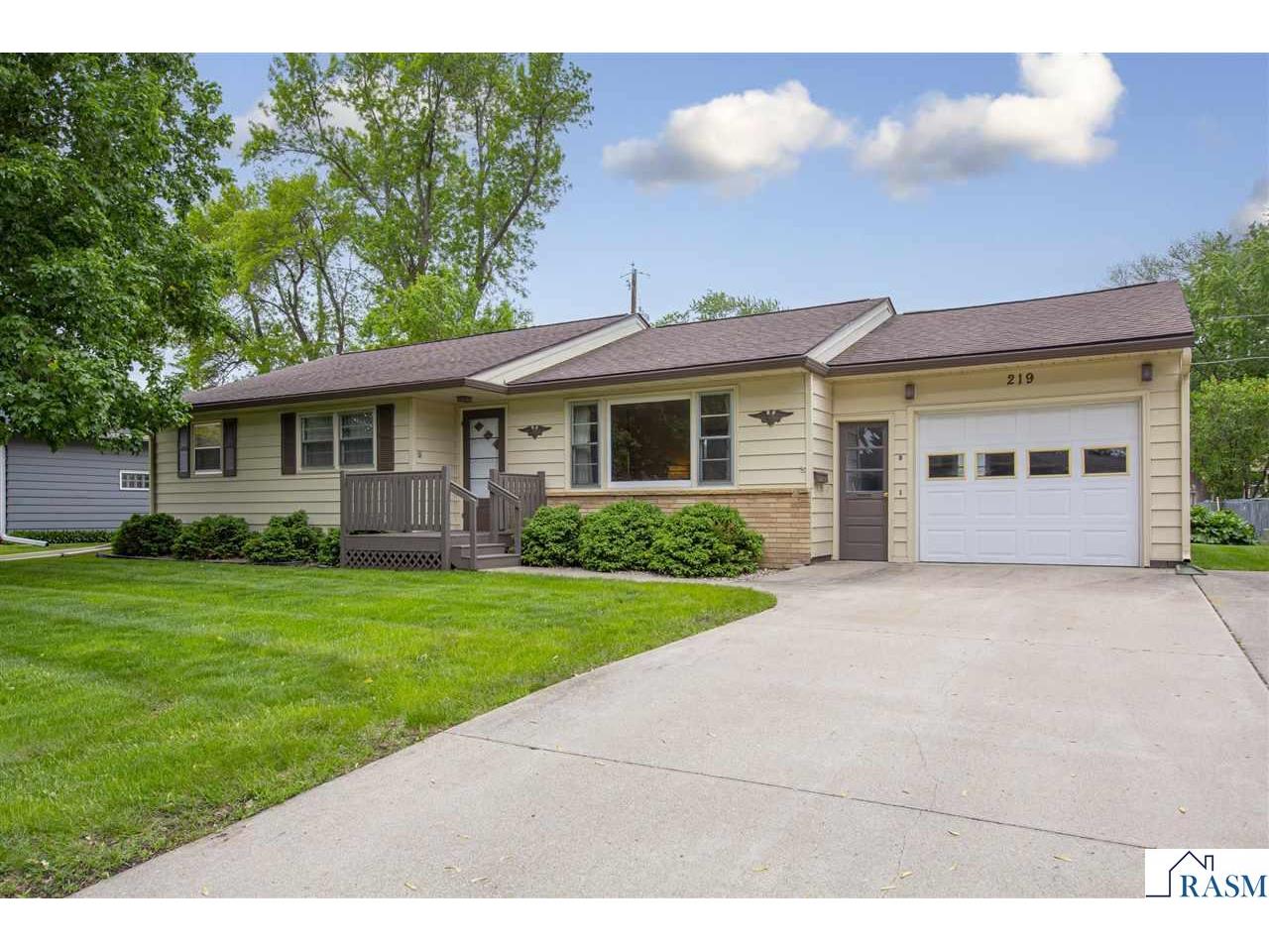 219 Floral Avenue Mankato MN 56001 267040544 image1