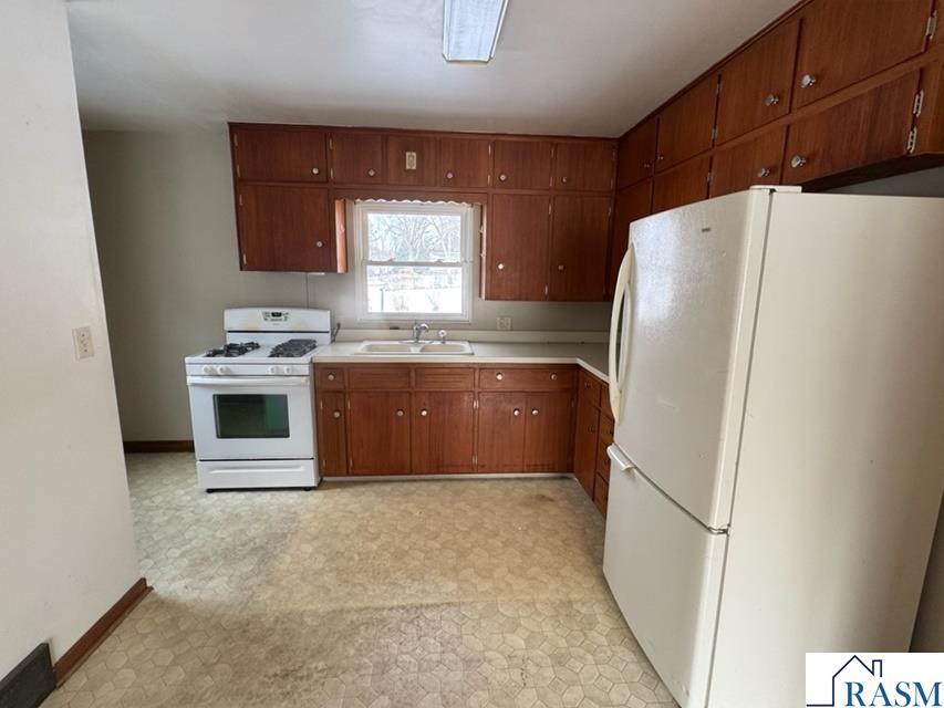 219 N Circle Drive Blue Earth MN 56013 7039313 image4