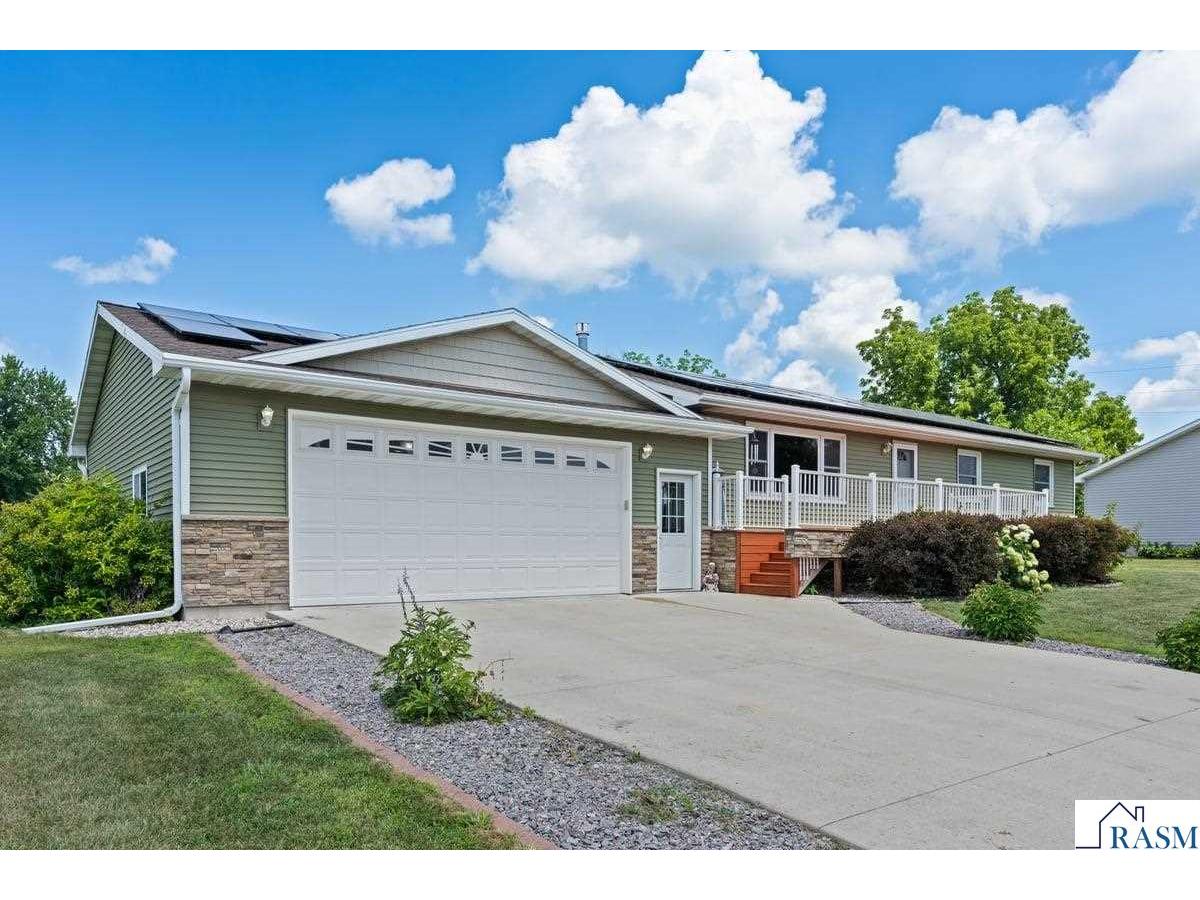 219 SE 5th Street Madelia MN 56062 267040944 image1